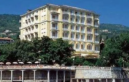 Szálloda Bristol 3*