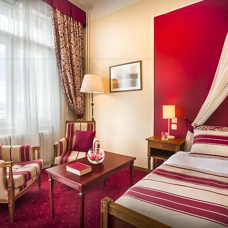 Bristol Szálloda 3*
